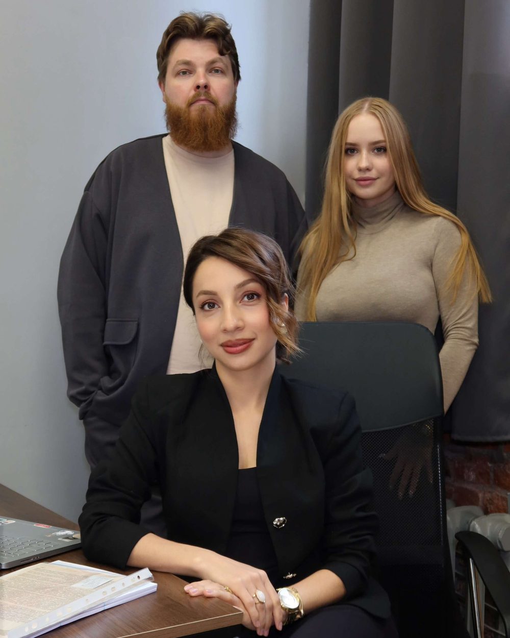 Команда MATOIAN GROUP в офисе